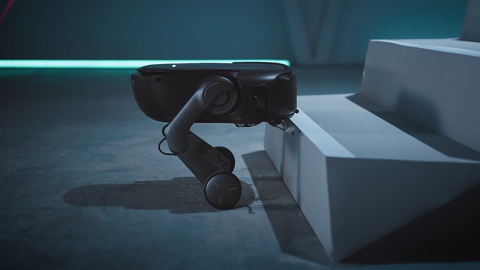 Roborock IFA 2026'da Yeni Nesil Robot Süpürgelerini Tanıttı: Çamaşırları Katlamıyor ama Merdiven Çıkıyor!